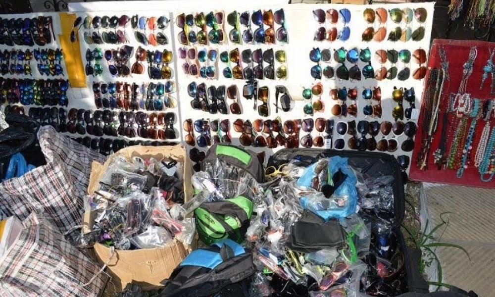 Πρόστιμα μετά από ελέγχους για το παρεμπόριο